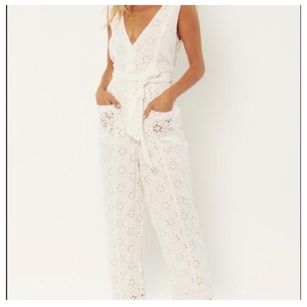 Amuse Society Maya Jumper Eyelet Jumpsuit Sleeveless V-Neck Size L